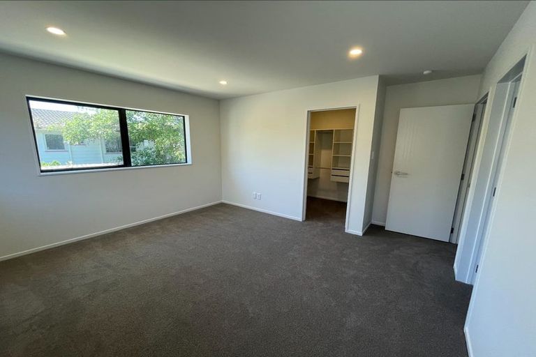 Photo of property in 6b Cairngorm Place, Highland Park, Auckland, 2010