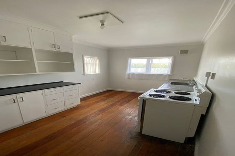 Photo of property in 229 Featherston Street, Palmerston North, 4410