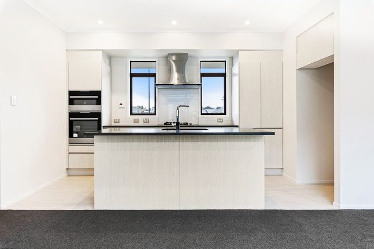 Photo of property in 21 Couldrey Crescent, Red Beach, 0932