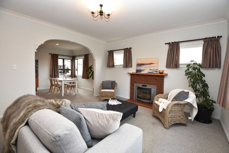 Photo of property in 2 Mckenzie Terrace, Carterton, 5713