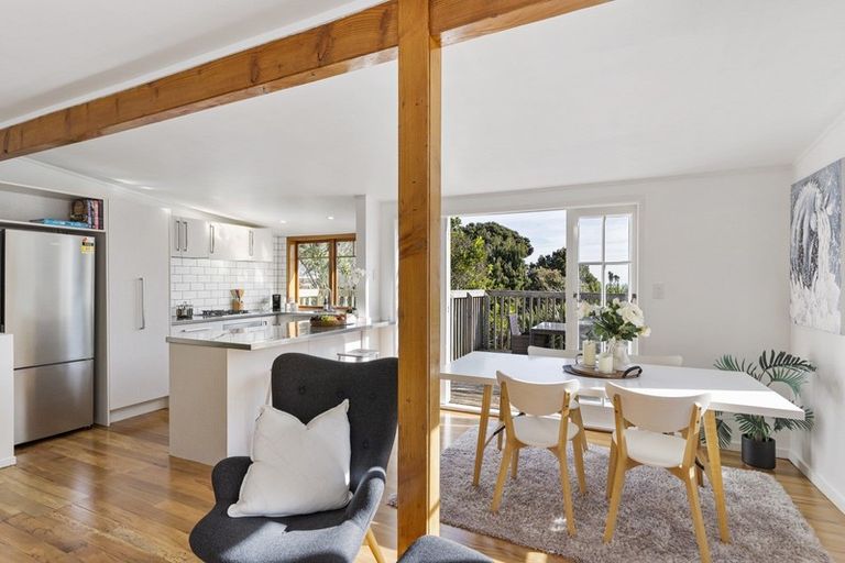 Photo of property in 78 Domain Crescent, Muriwai, 0881