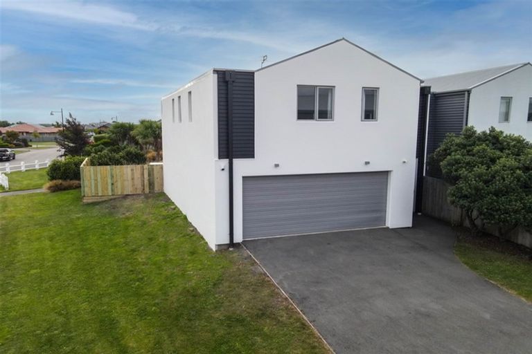 Photo of property in 1 Sienna Court, Aidanfield, Christchurch, 8025