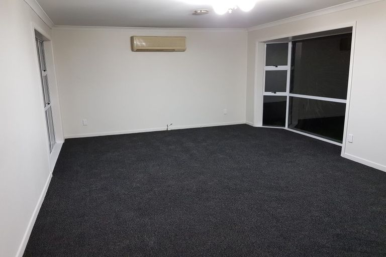 Photo of property in 15 Grimseys Road, Redwood, Christchurch, 8051