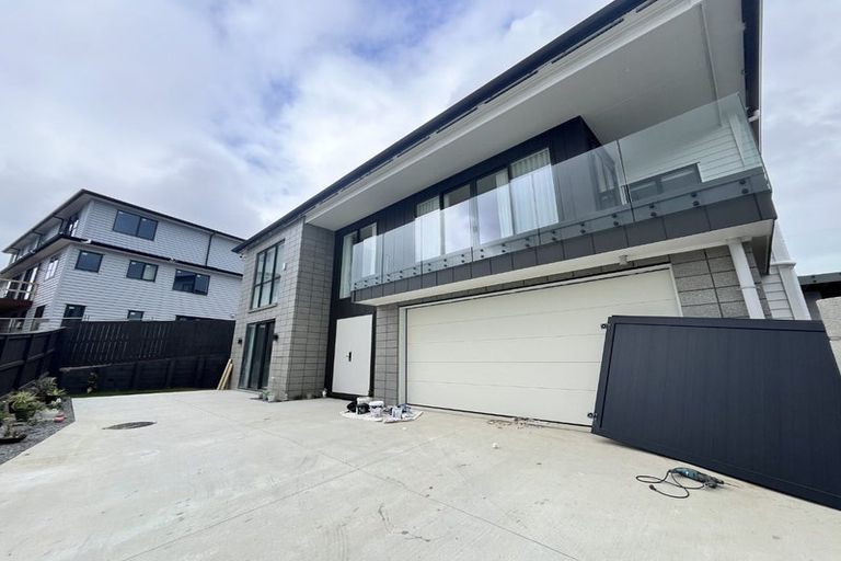 Photo of property in 3 Pocock Lane, Oteha, Auckland, 0632