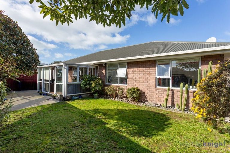 Photo of property in 292a Wainoni Road, Avondale, Christchurch, 8061