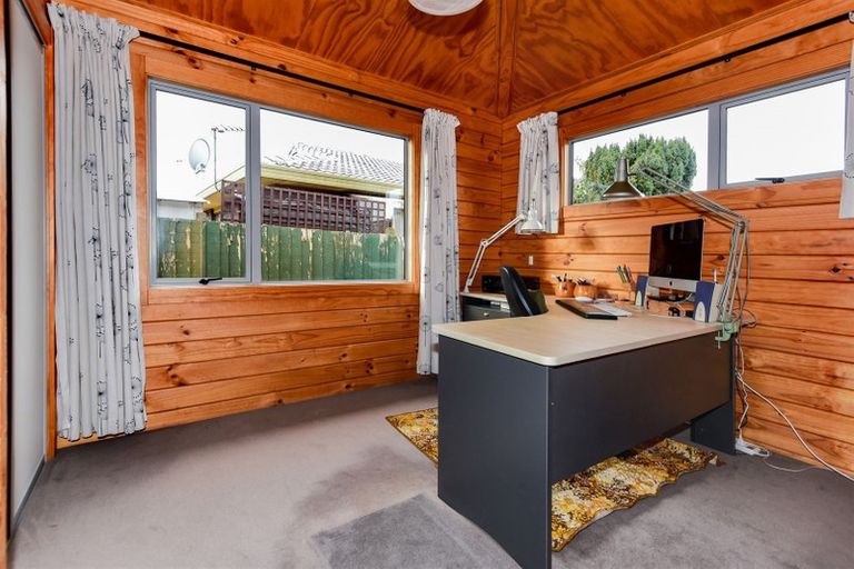 Photo of property in 6a Bygrave Place, Bishopdale, Christchurch, 8053