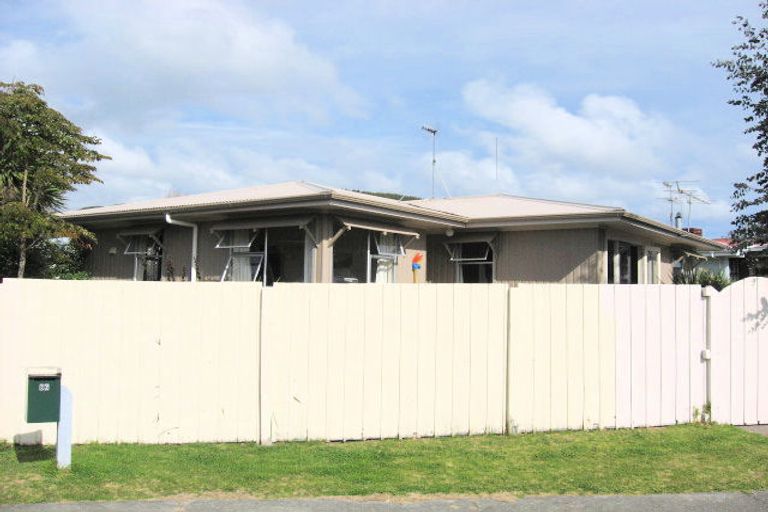 Photo of property in 84 Aorangi Road, Paraparaumu, 5032