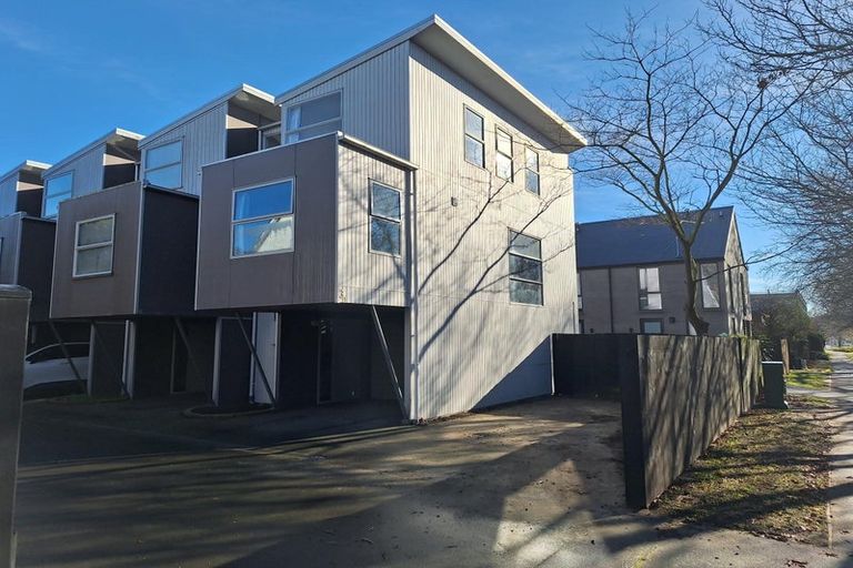 Photo of property in 1/3 Grove Road, Addington, Christchurch, 8024