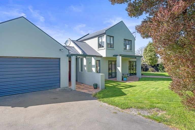 Photo of property in 23 Coates Place, Rangiora, 7400