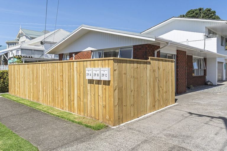 Photo of property in 29 Hine Street, New Plymouth, 4310