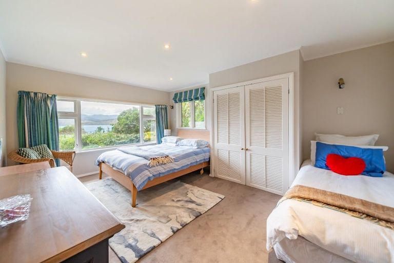 Photo of property in 42 Pretoria Road, Karaka Bays, Wellington, 6022