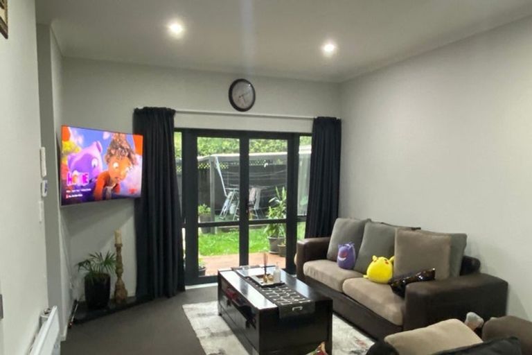 Photo of property in 57 Becker Drive, Weymouth, Auckland, 2103