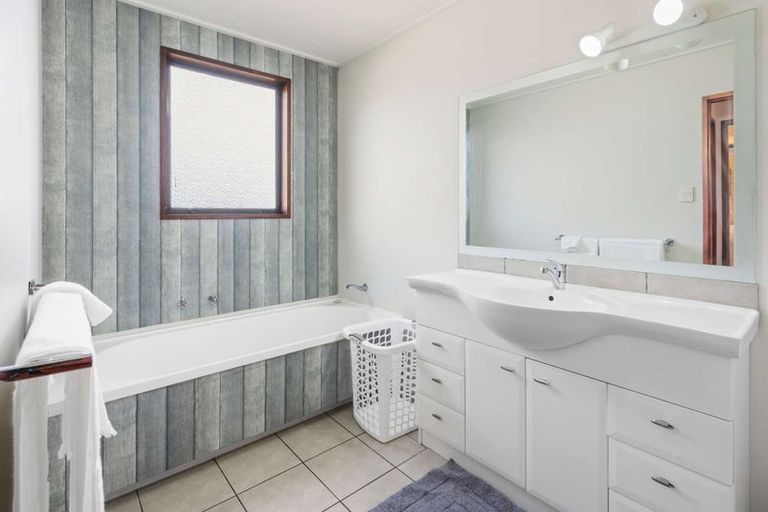 Photo of property in 30 Leven Street, South Hill, Oamaru, 9400