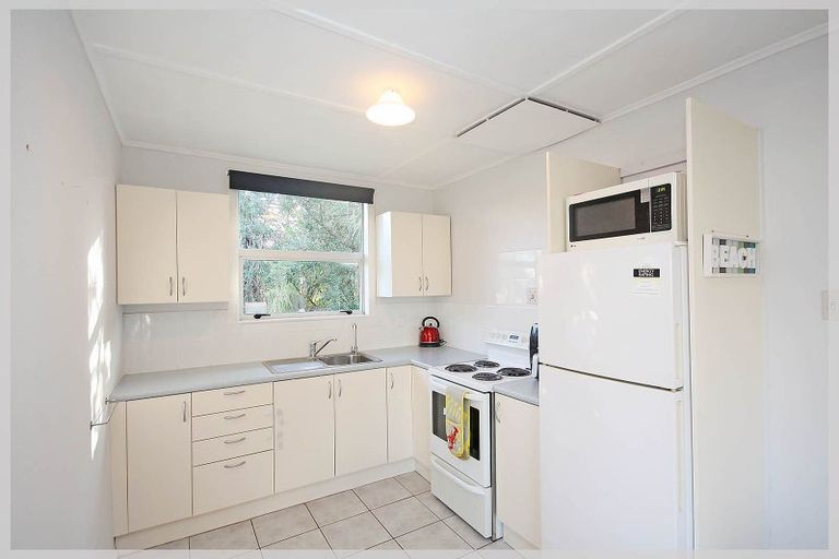 Photo of property in 13 Dewe Terrace, Foxton Beach, Foxton, 4815