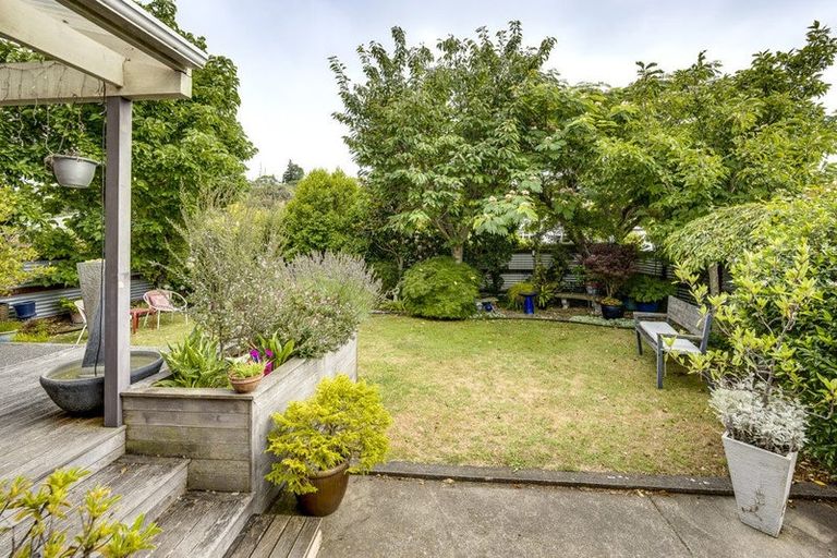 Photo of property in 2/8 Sanders Avenue, Marewa, Napier, 4110