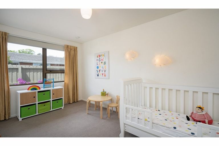 Photo of property in 1/11 Young Street, Somerfield, Christchurch, 8024