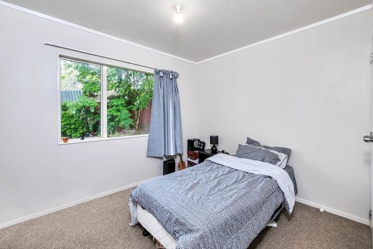 Photo of property in 15 Universal Drive, Henderson, Auckland, 0610