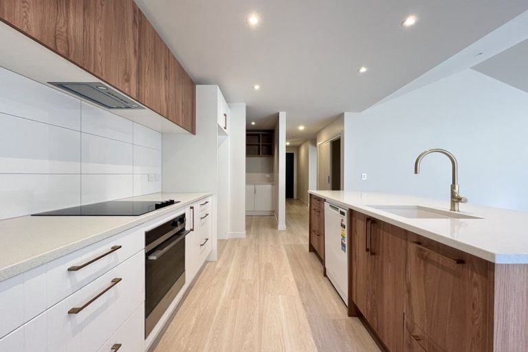 Photo of property in 37 Cheviot Street, Jacks Point, 9371