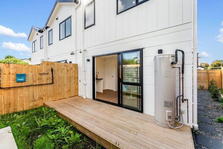 Photo of property in 3/42 Marvon Downs Avenue, Pakuranga Heights, Auckland, 2010