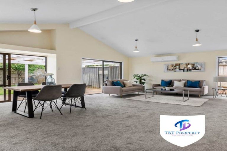 Photo of property in 128 Everglade Drive, Totara Heights, Auckland, 2105