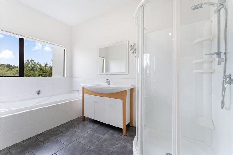 Photo of property in 50 Rosella Grove, Waimauku, 0812