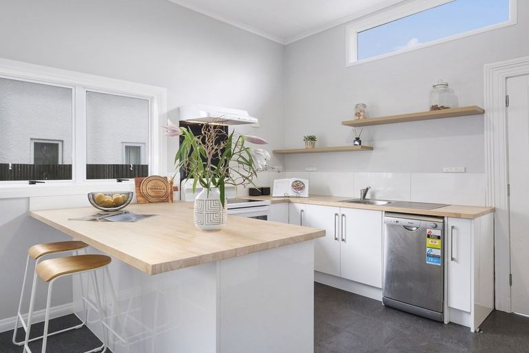 Photo of property in 256 Oxford Street, South Dunedin, Dunedin, 9012