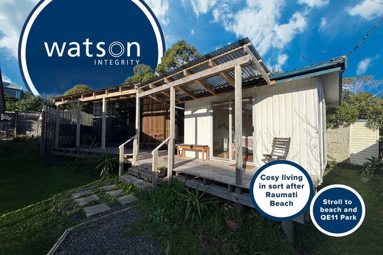 Photo of property in 8 Jeep Road, Raumati South, Paraparaumu, 5032