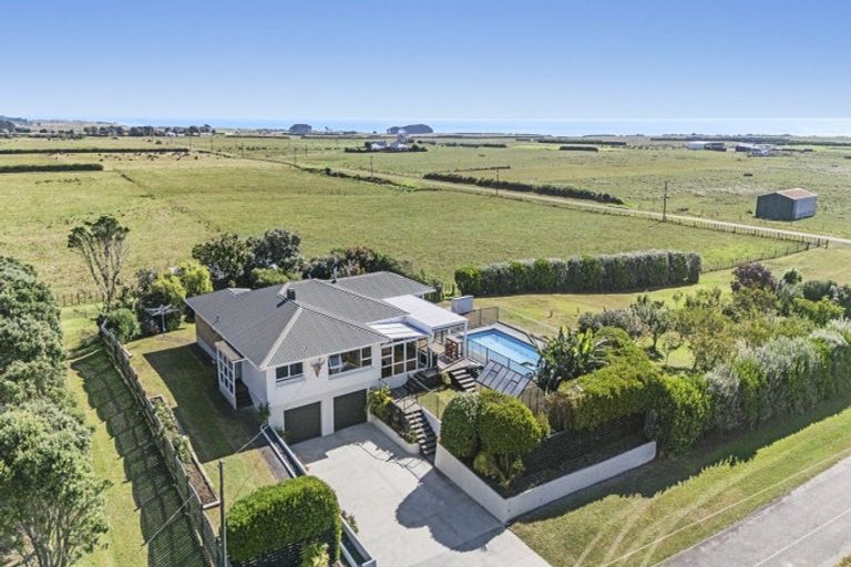 Photo of property in 255 Kaihihi Road, Okato, 4381