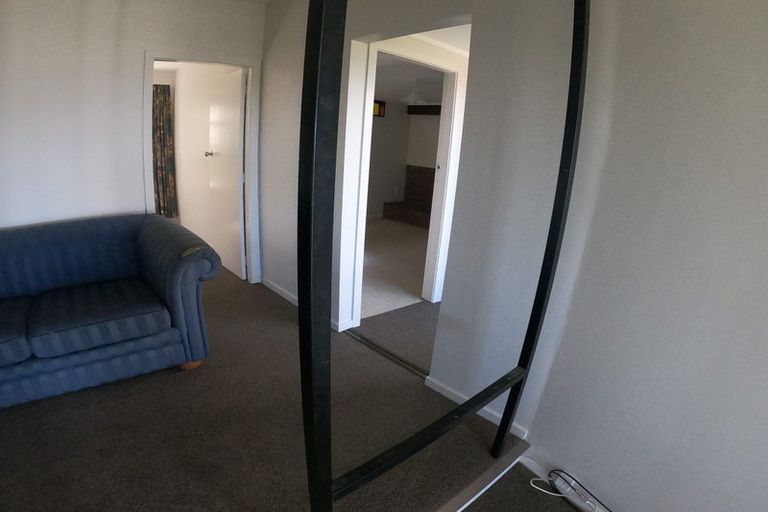 Photo of property in 32 Highbury Road, Highbury, Wellington, 6012