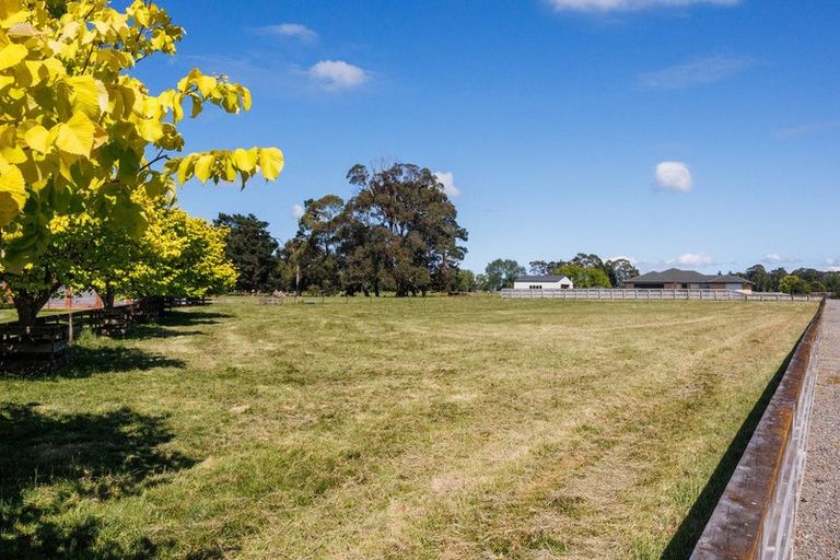 Photo of property in 19 Barnett Drive, Marton, 4710