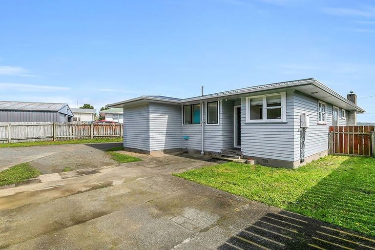 Photo of property in 94 Driver Crescent, Cannons Creek, Porirua, 5024