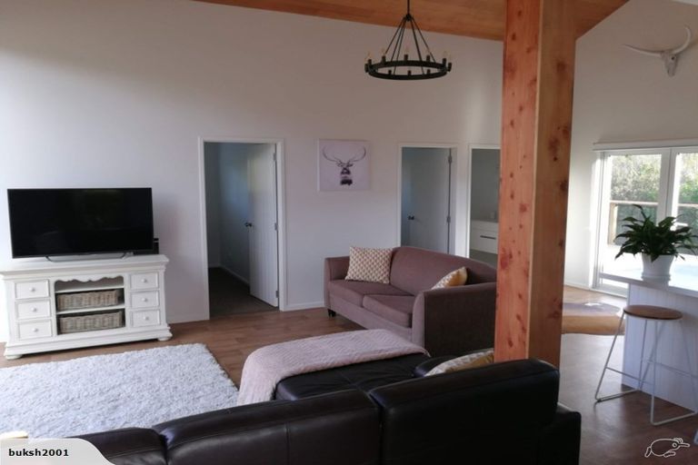 Photo of property in 101 Gervin Road, Wainui, Silverdale, 0992