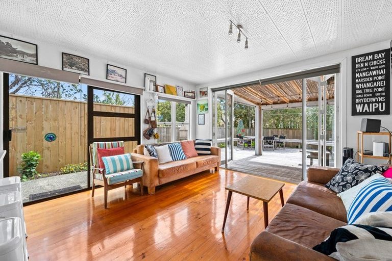 Photo of property in 873 Cove Road, Waipu, 0582