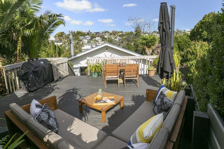Photo of property in 17 Longview Rise, Massey, Auckland, 0614