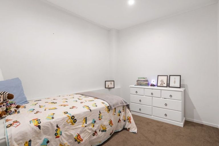 Photo of property in 3 Beechdale Crescent, Pakuranga Heights, Auckland, 2010