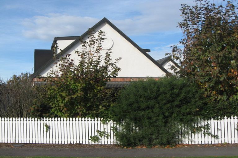 Photo of property in 6 Cardigan Bay Place, Addington, Christchurch, 8024