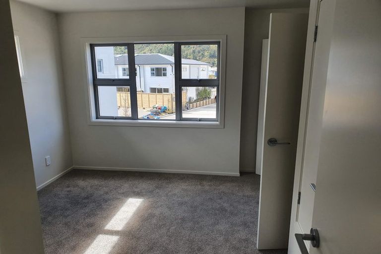 Photo of property in 19 Mcgrath Way, Taita, Lower Hutt, 5011