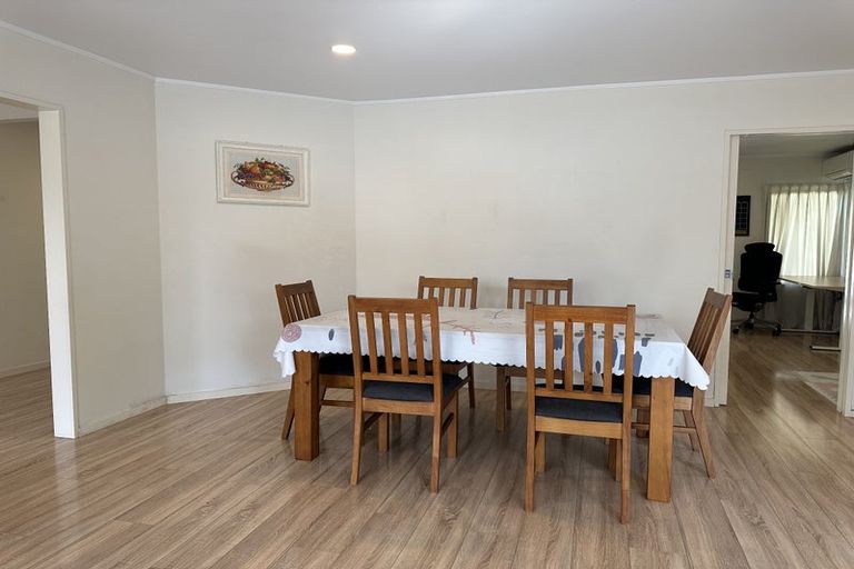 Photo of property in 1/15 Mandica Place, Sunnynook, Auckland, 0632