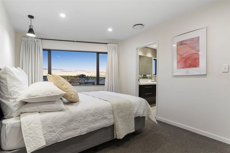 Photo of property in 4 Moki Place, Long Bay, Auckland, 0630