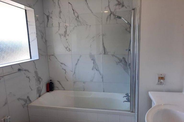 Photo of property in 226 Memorial Avenue, Burnside, Christchurch, 8053