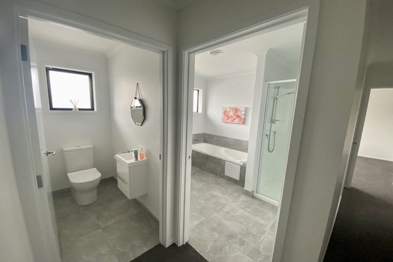 Photo of property in 14 Kahukaka Road, One Tree Point, 0118