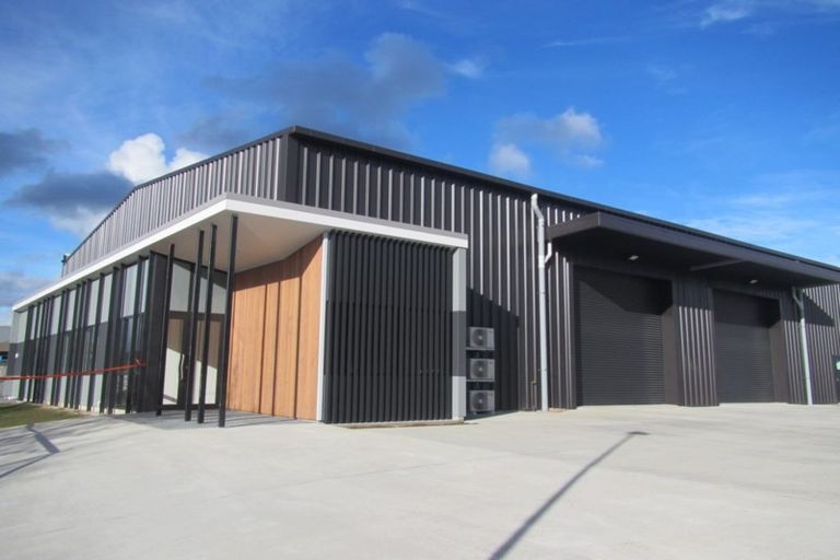 Photo of property in The Rise, 5 Hatfield Place, Albany Heights, Auckland, 0632