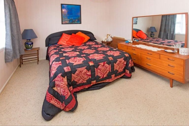 Photo of property in 1/34 Elizabeth Street, Orewa, 0931