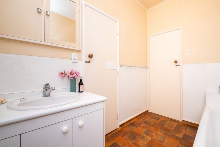 Photo of property in 112 Thompson Road, Bluff Hill, Napier, 4110