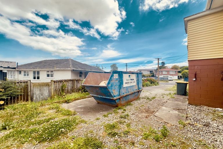 Photo of property in 8 Plumley Crescent, Mangere, Auckland, 2022