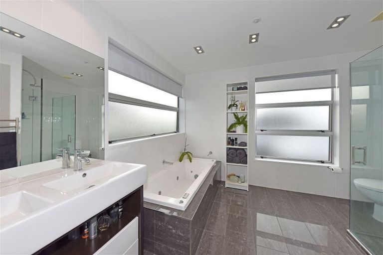 Photo of property in 36 Birkdale Drive, Shirley, Christchurch, 8061