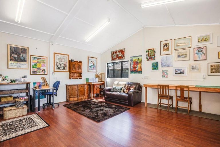 Photo of property in 2 Martin Street, Waikanae, 5036