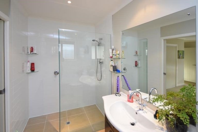 Photo of property in 5 Saint James Place, Fairfield, Dunedin, 9018