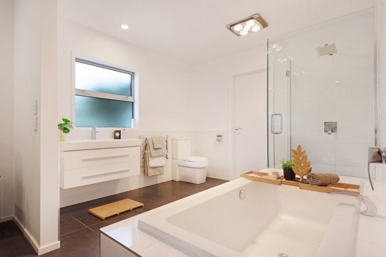 Photo of property in 51 Waikawa Beach Road, Manakau, Levin, 5573