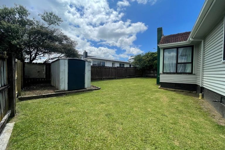 Photo of property in 1/50 Tawa Crescent, Manurewa, Auckland, 2102